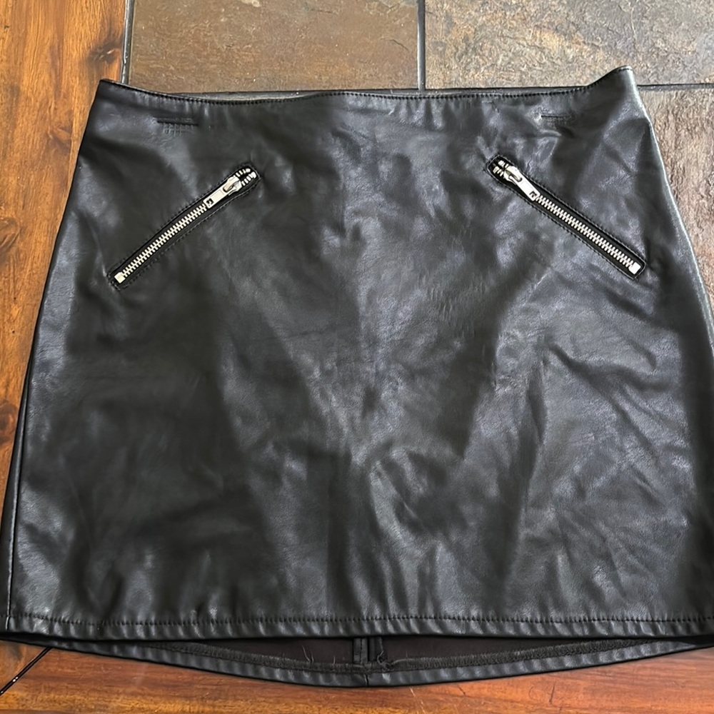 Black Leather Skirt with Zipper Accents